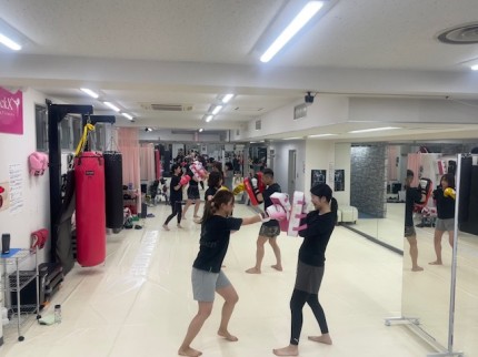 女性専用キックボクシングジム　体験　ビューティーキックス