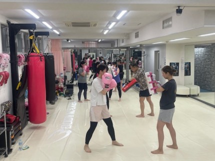 キックボクシング　体験　女性専用ジム　ビューティーキックス