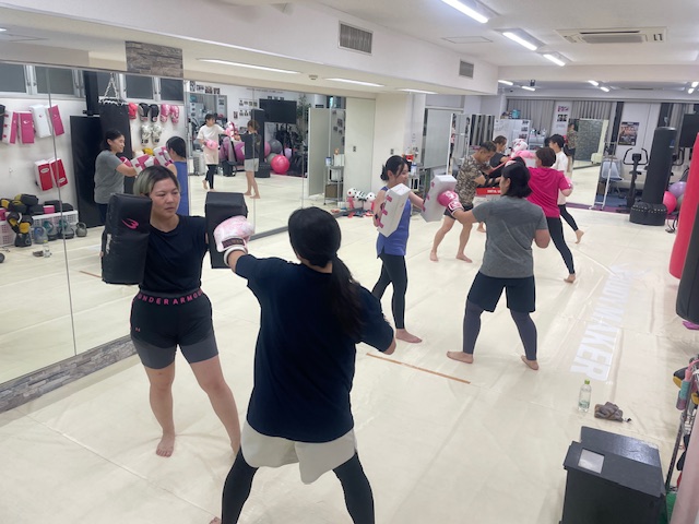 キックボクシング　体験　女性専用ジム　ビューティーキックス