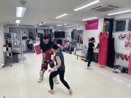 キックボクシング　体験　女性専用ジム　パーソナル