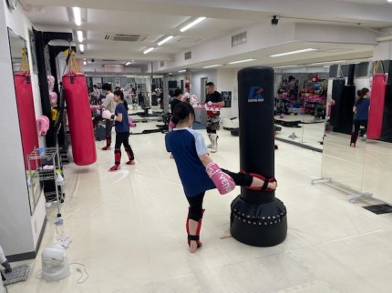 キックボクシング　体験　女性専用ジム