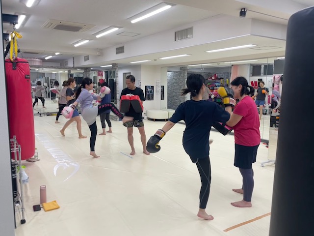 キックボクシング　体験　女性専用ジム　ビューティーキックス