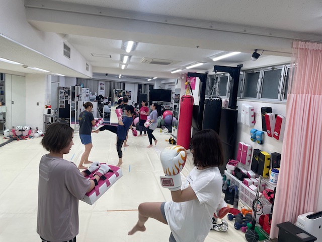 キックボクシング　体験　女性専用ジム　ビューティーキックス