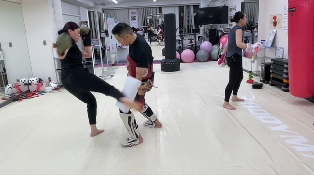 キックボクシング　体験　女性専用ジム　パーソナル