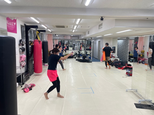 台東区　キックボクシング体験　女性専用ジム　ビューティーキックス