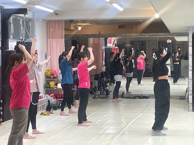 ヒップホップダンス　Beauty Kick X