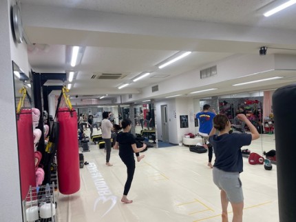 女性キックボクシング　初心者　ビューティーキックス