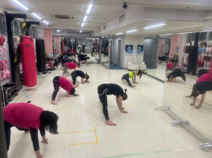 女性専用　ボディメイク＆キックボクシング　