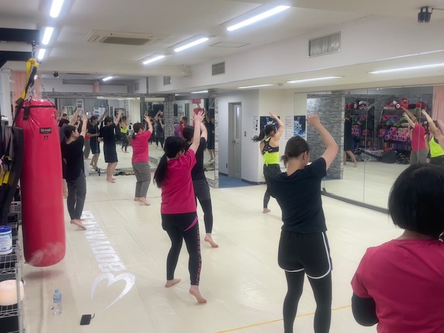 女性専用　ボディメイク＆キックボクシング　