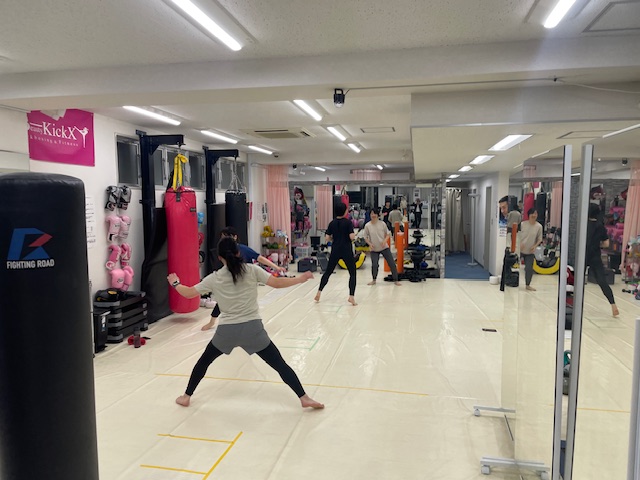 女性キックボクシング　体験　ビューティーキックス