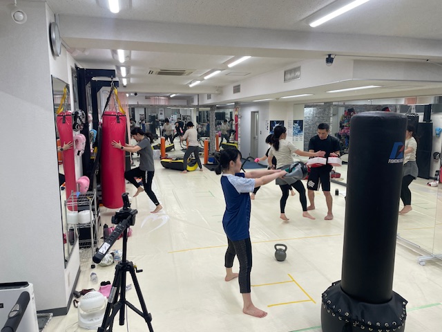 女性専用　ボディメイク＆キックボクシング　