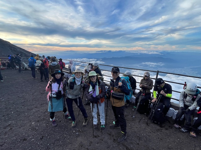 富士山登山　ビューティーキックス